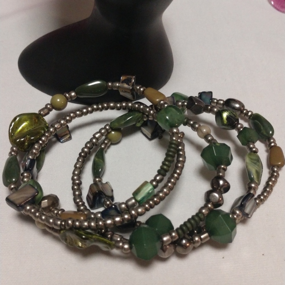 Bracelet emerald green